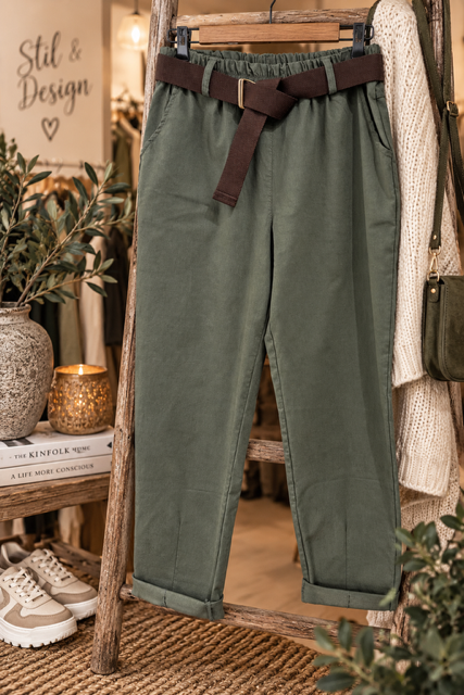 Kostymbyxa i jeanstyg i khaki