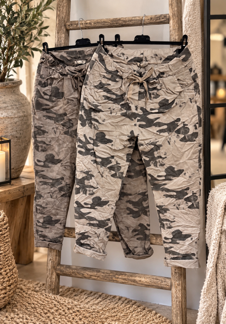 Magiska camoflagebyxor i taupe eller beige