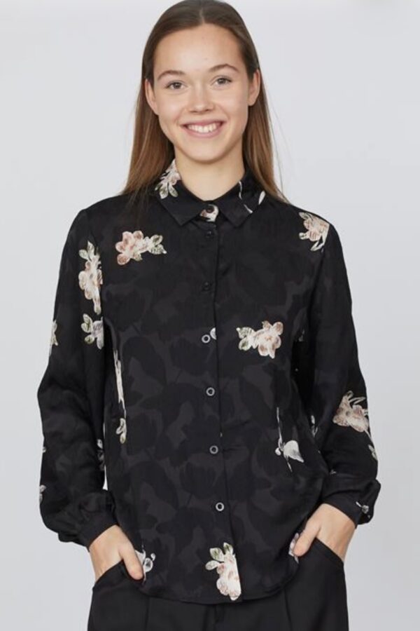 Fin svart blus i glansigt material